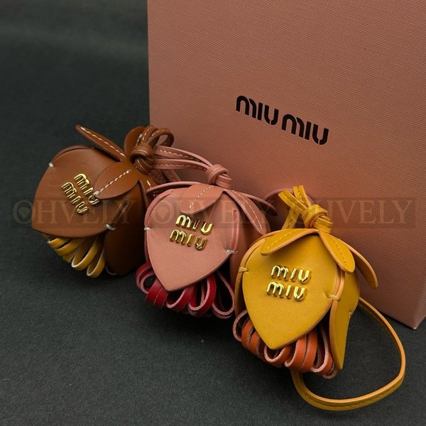 미우미우 가죽 키링