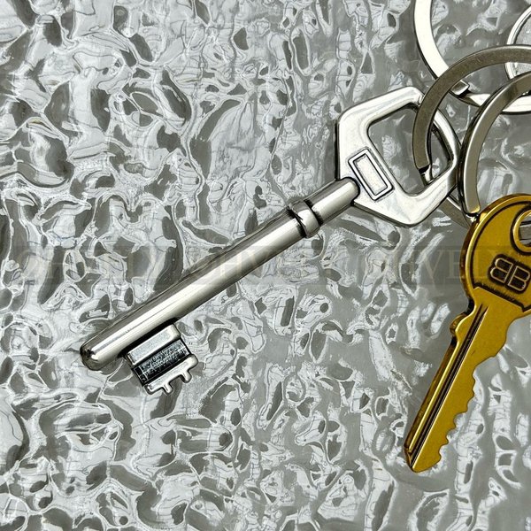 발렌시아가 올드스쿨 키링