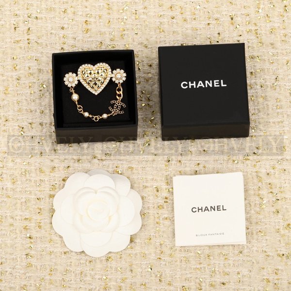 샤넬 브로치