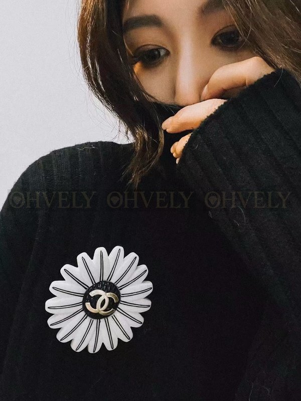 샤넬 브로치