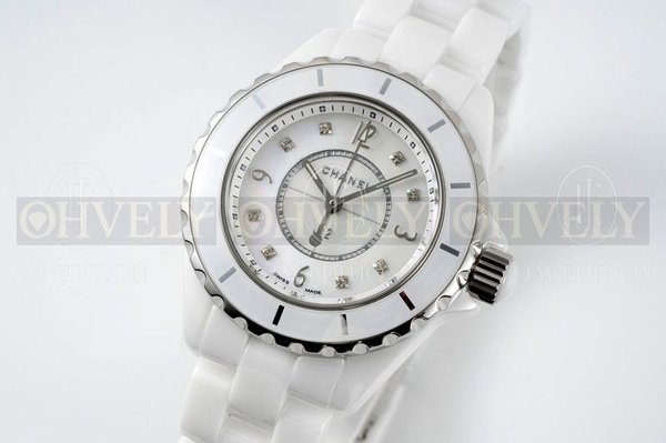 샤넬 J12 워치 33mm 화이트 다이아 인디케이터 쿼츠