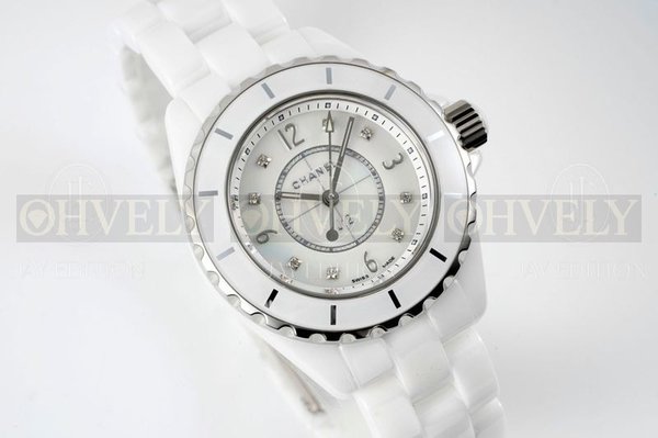 샤넬 J12 워치 33mm 화이트 다이아 인디케이터 쿼츠