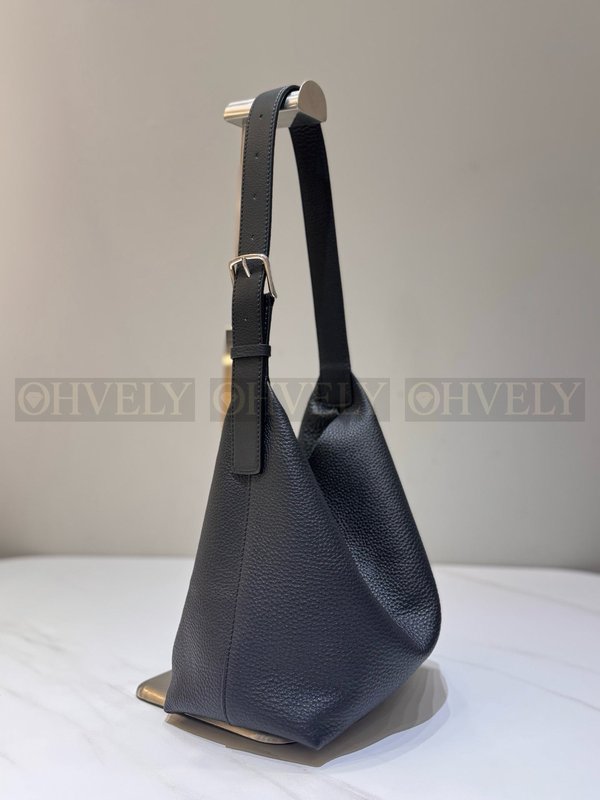 더로우 아이사 백