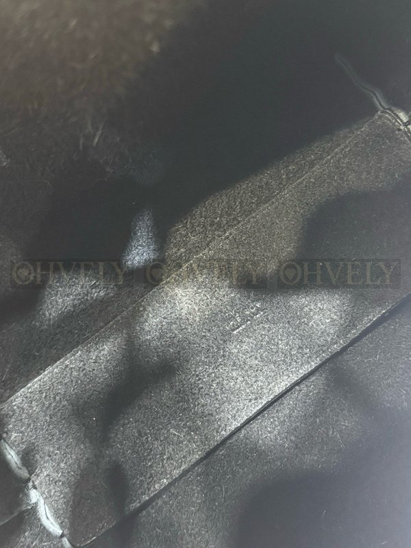 더로우 아이사 백