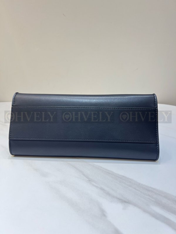 더로우 페기 레더백