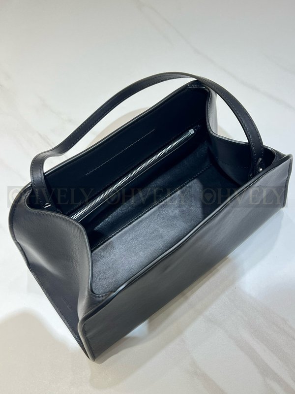 더로우 페기 레더백