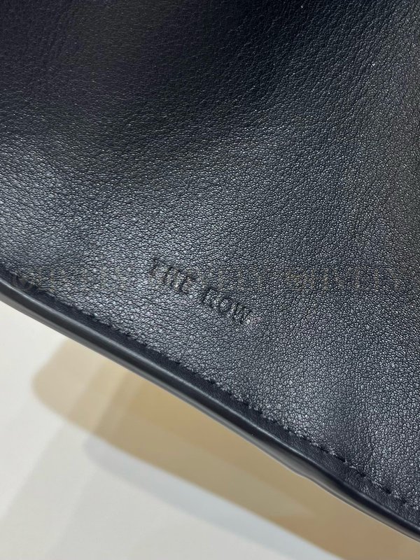 더로우 페기 레더백