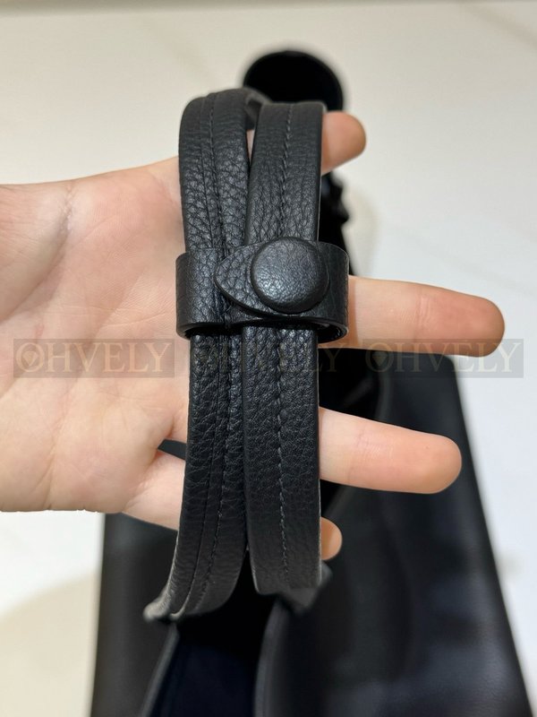 더로우 파크 레더 토트백 미디움