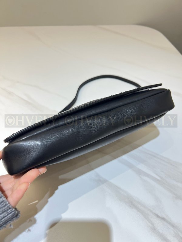 더로우 클레아 백