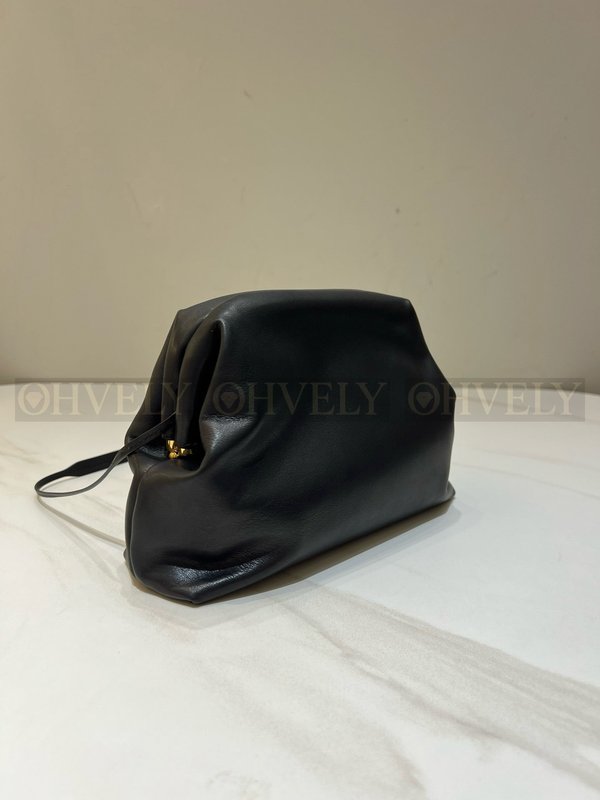 더로우 미라 클러치백