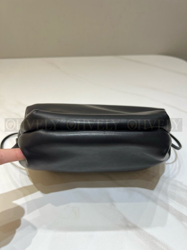 더로우 미라 클러치백