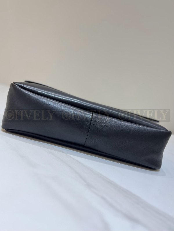 더로우 뉘앙스 레더 숄더백