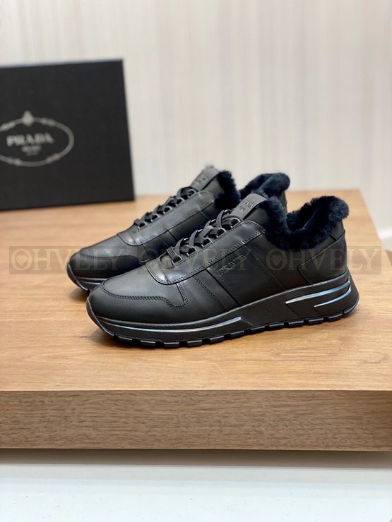 프라다 PRAX 01 올블랙 레더 스니커즈