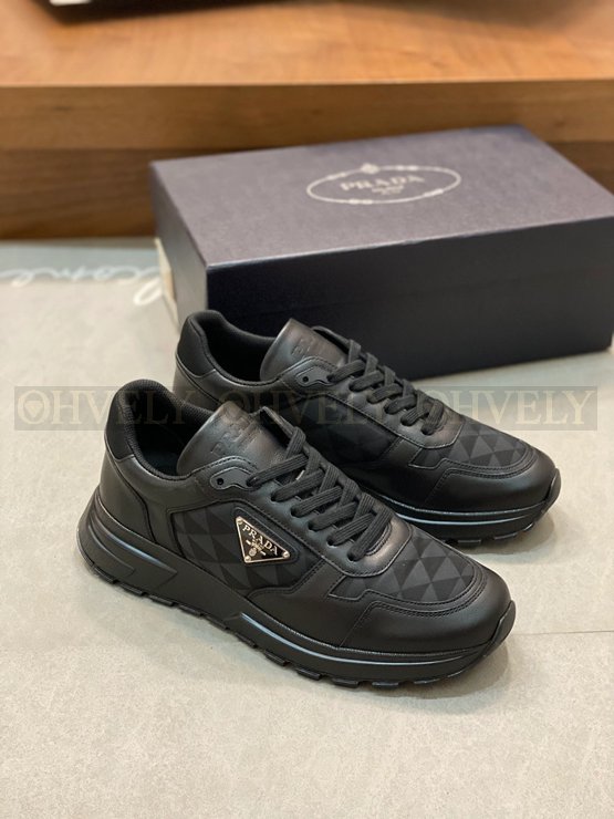 프라다 가죽 및 나일론 하이탑 스니커즈 블랙