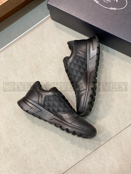 프라다 가죽 및 나일론 하이탑 스니커즈 블랙