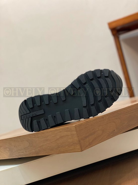 프라다 가죽 및 나일론 하이탑 스니커즈 블랙