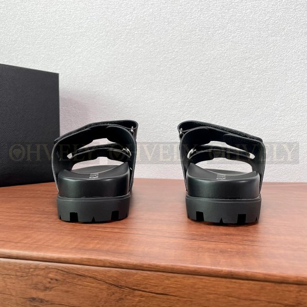 프라다 가죽 스트랩 샌들