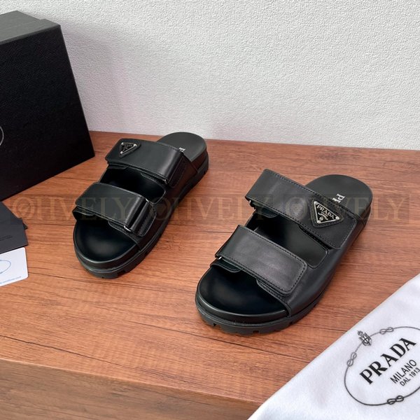 프라다 가죽 스트랩 샌들