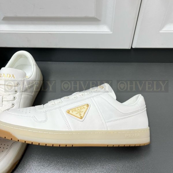 프라다 다운타운 나파 스니커즈 화이트 골드