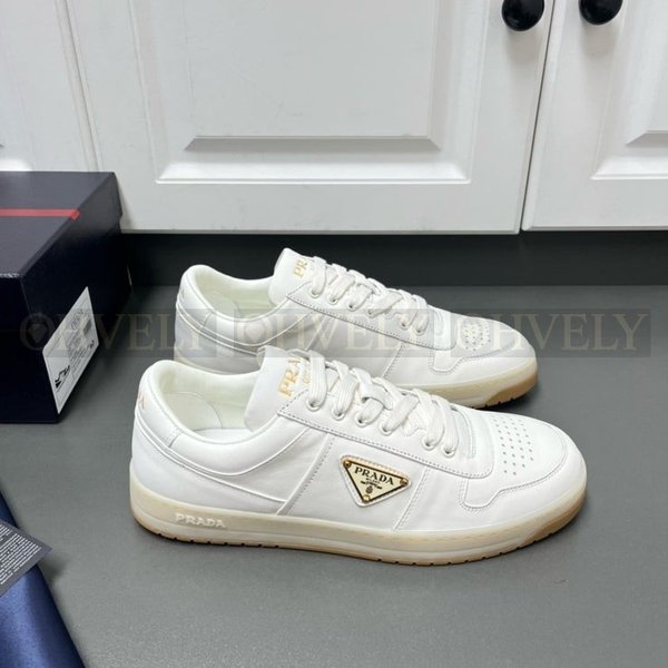 프라다 다운타운 나파 스니커즈 화이트 골드