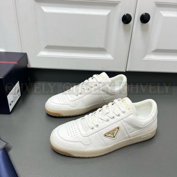 프라다 다운타운 나파 스니커즈 화이트 골드