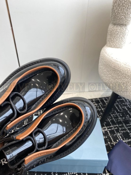 프라다 다이아페이슨 브러시드 슈즈