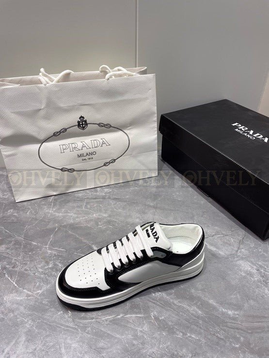 프라다 디스트릭트 스니커즈