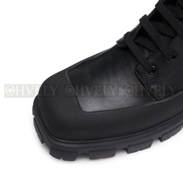 프라다 레이스 업 앵클 부츠