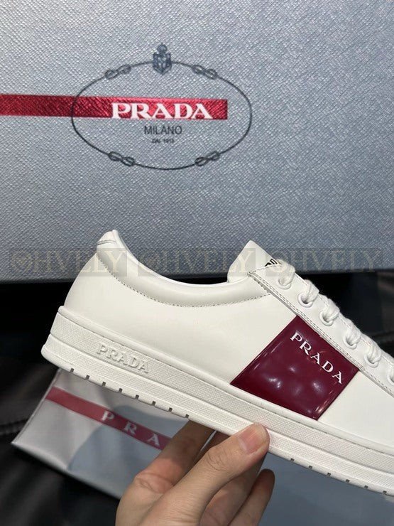 프라다 레이스드 스니커즈