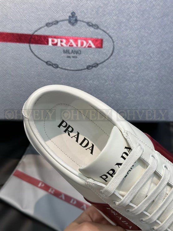 프라다 레이스드 스니커즈
