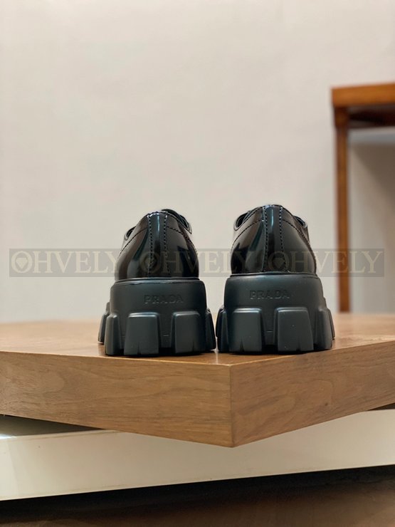 프라다 모노리스 더비 슈즈