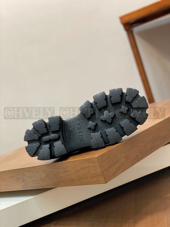 프라다 모노리스 더비 슈즈