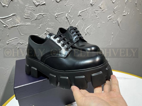 프라다 모놀리스 브러시드 로이스 레이스업 슈즈