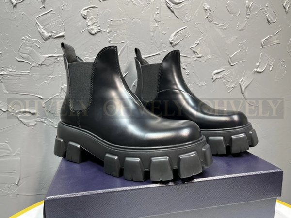 프라다 모놀리스 브러시드 첼시 부츠