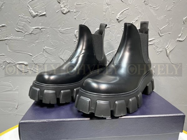 프라다 모놀리스 브러시드 첼시 부츠