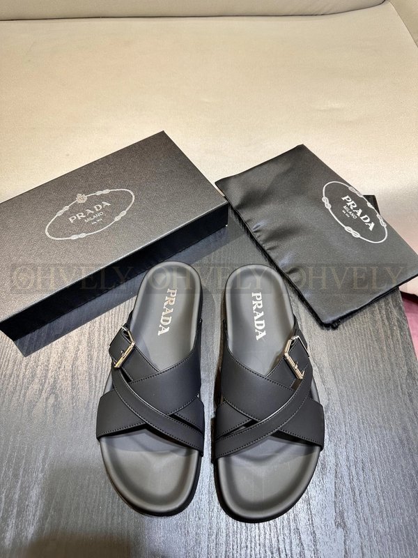 프라다 브러시드 슬라이드 슬리퍼