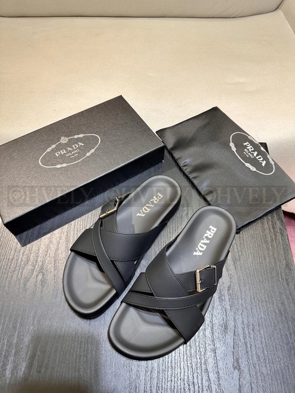 프라다 브러시드 슬라이드 슬리퍼