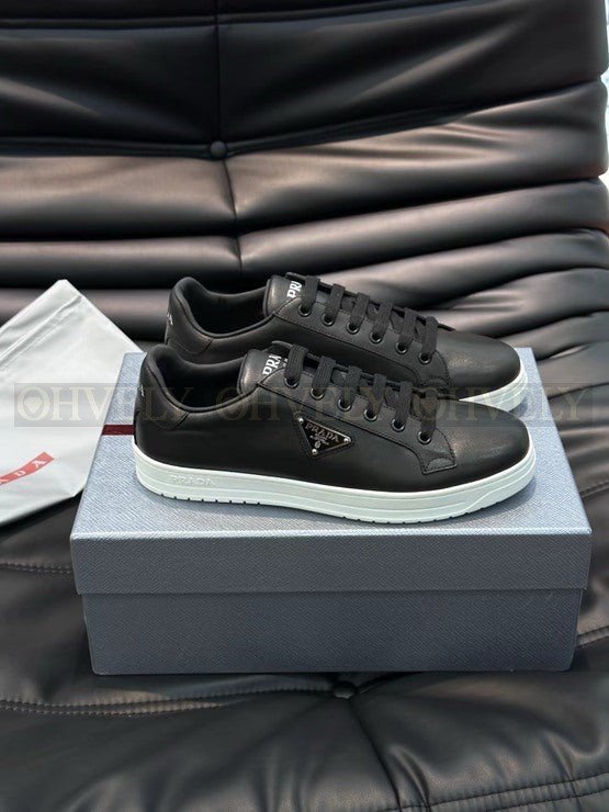 프라다 삼각로고 스니커즈