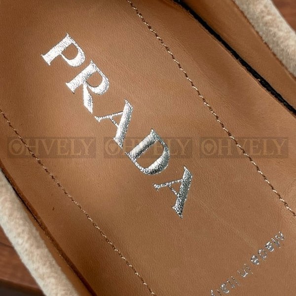 프라다 삼각로고 스웨이드 슬립온