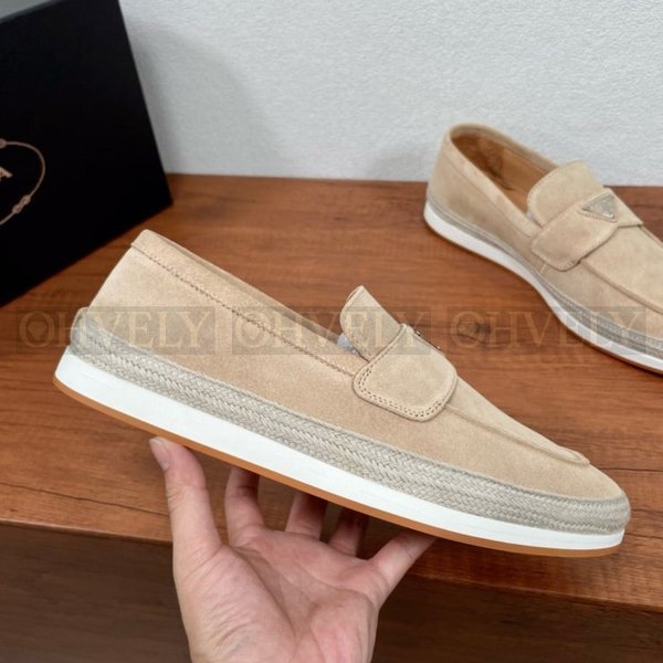 프라다 삼각로고 스웨이드 슬립온