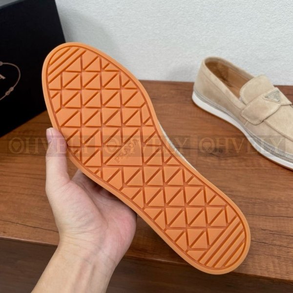 프라다 삼각로고 스웨이드 슬립온