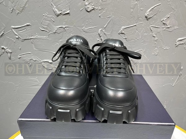 프라다 소프트 패딩 나파 레이스업 슈즈