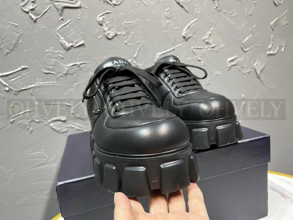 프라다 소프트 패딩 나파 레이스업 슈즈