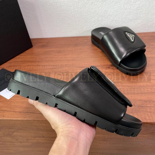 프라다 소프트 패딩 슬라이드 샌들