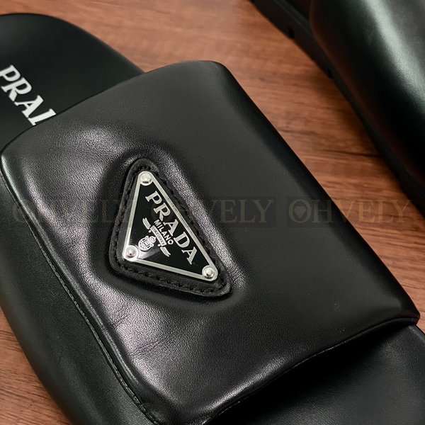 프라다 소프트 패딩 슬라이드 샌들