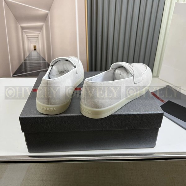 프라다 스웨이드 로퍼