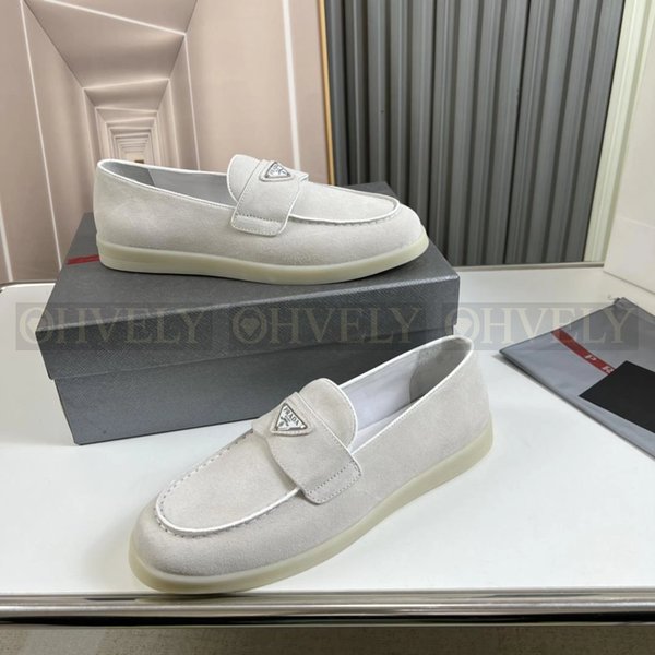 프라다 스웨이드 로퍼