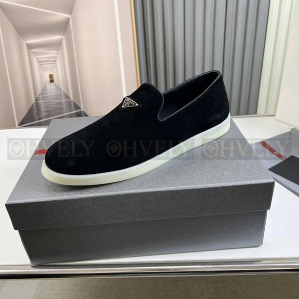 프라다 스웨이드 슬립온 로퍼