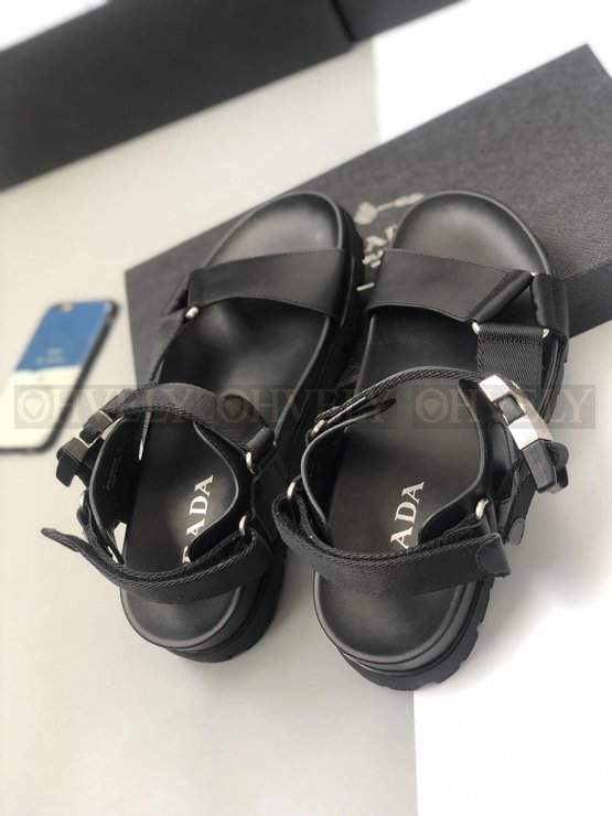 프라다 스포티 가죽 나일론 테이프 샌들