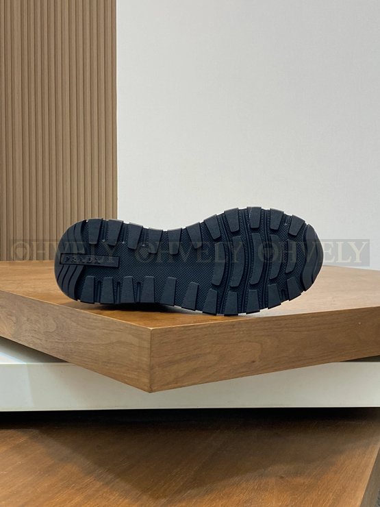 프라다 캔버스 스니커즈